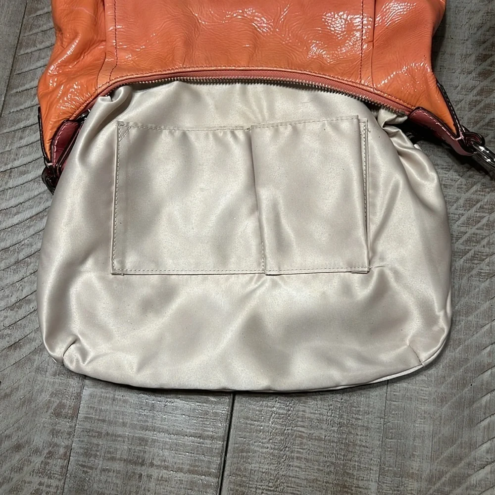 COACH 19299 KRISTIN PATENT LEATHER ROSE HOBO BAG Vintage VGUC few ink marks